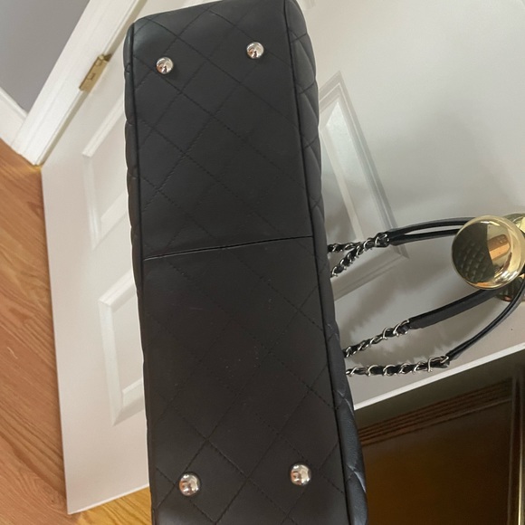 CHANEL Classic Shopper Tote! Excellent Condition! - Picture 2 of 11